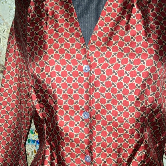 100% Silk Patterned 5 button closure - Picture 2 of 2